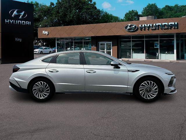 2025 Hyundai Sonata Hybrid Limited - Photo 10