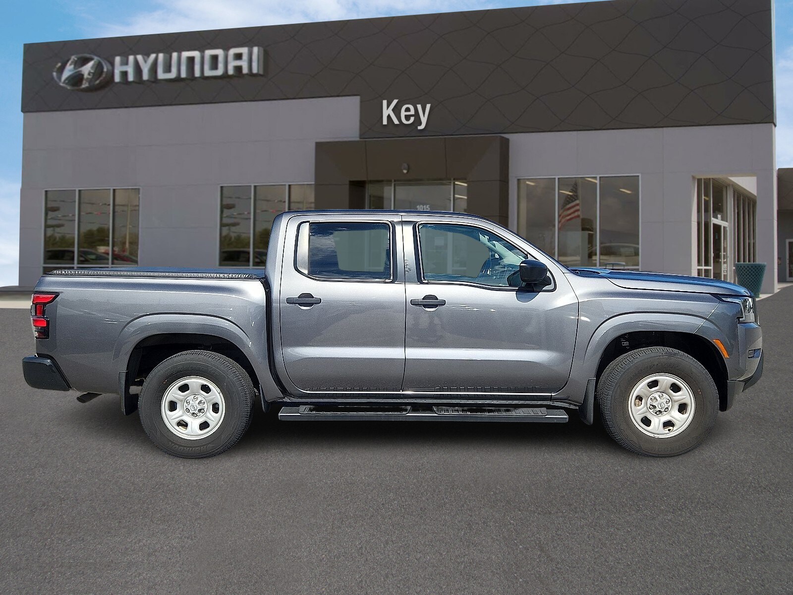 2023 Nissan Frontier S photo 2