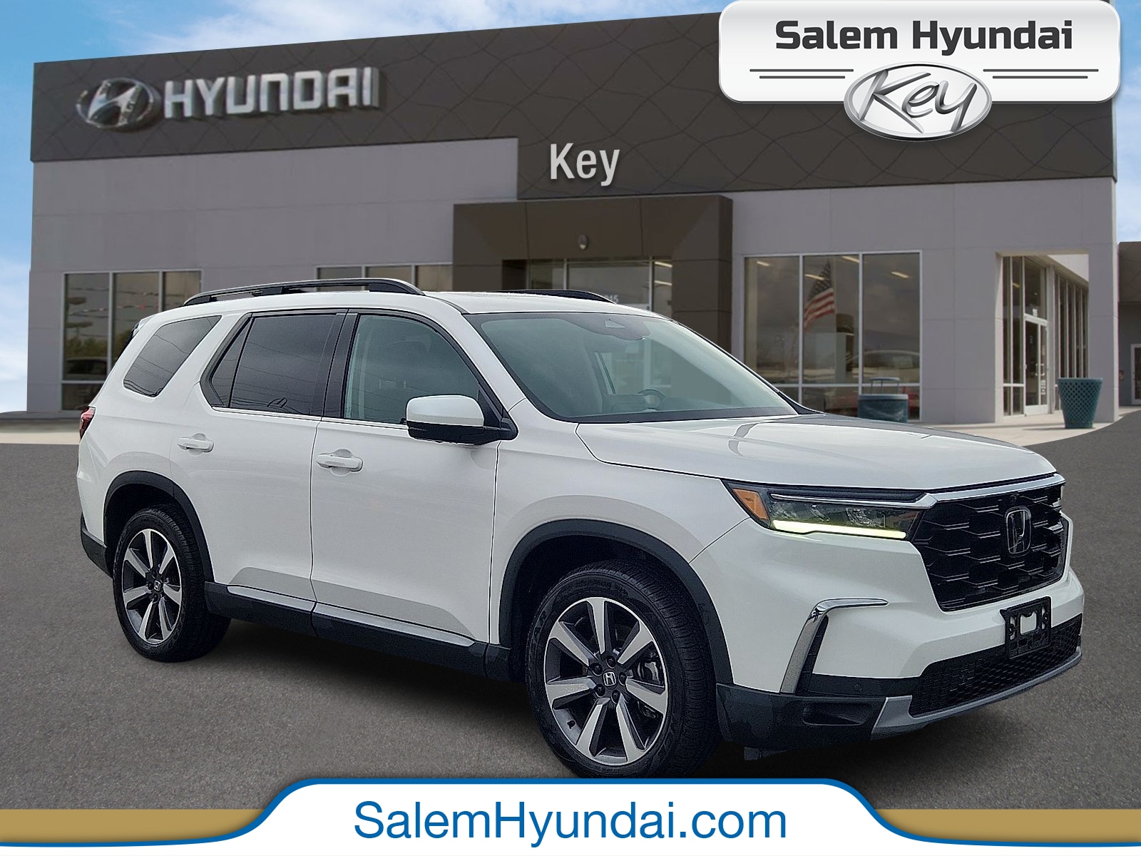 2023 Honda Pilot Elite's photo