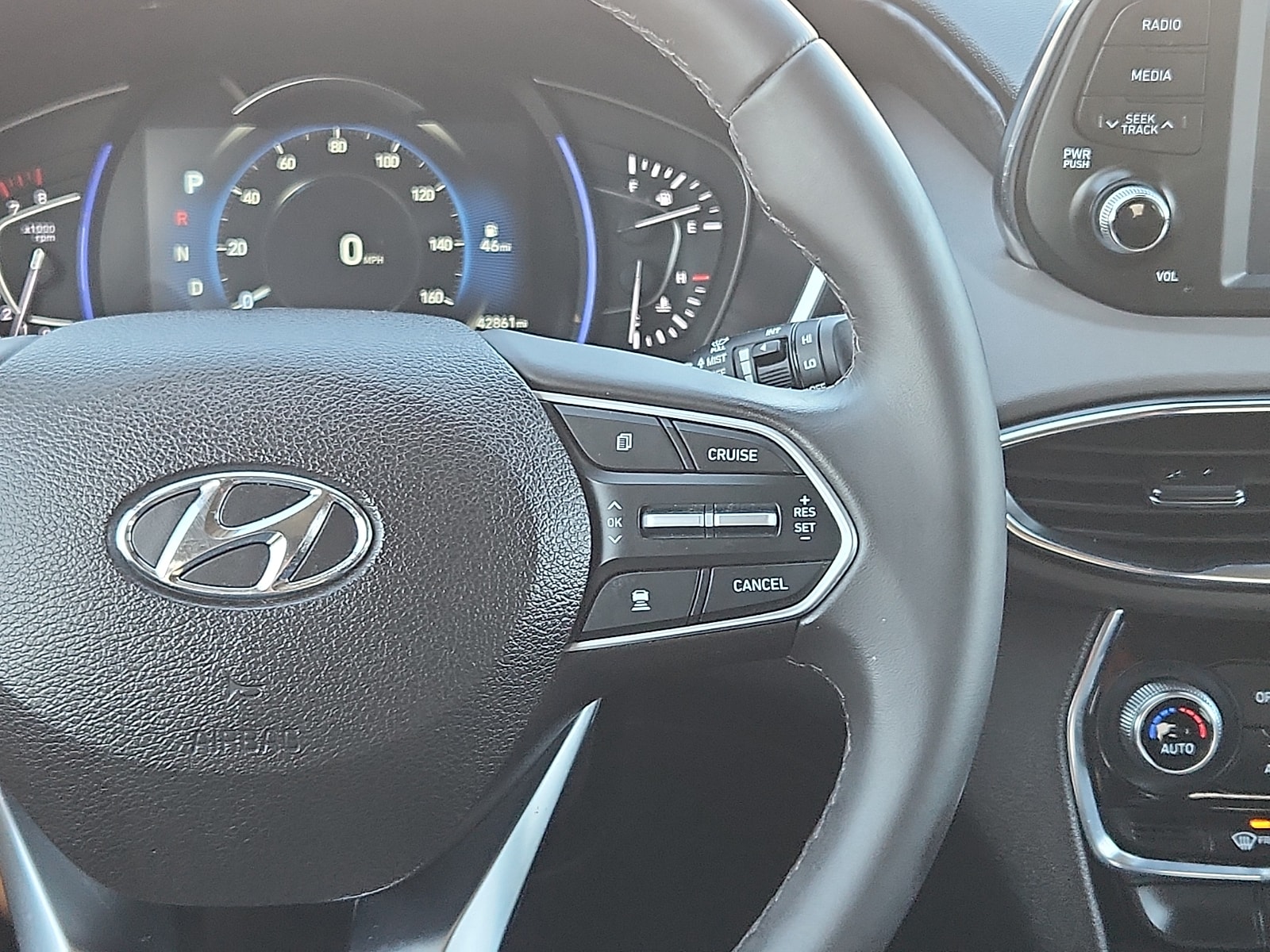 2020 Hyundai Santa Fe SEL - Photo 16