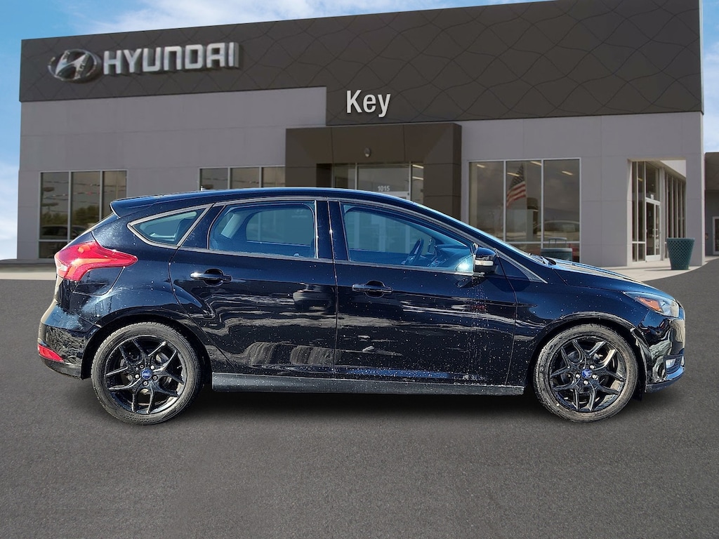 Used 2016 Ford Focus SE Hatchback