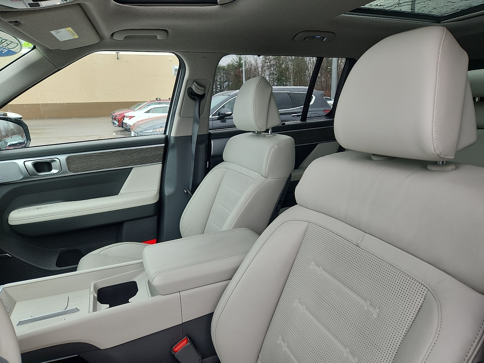 2025 Hyundai Santa Fe Limited - Photo 23