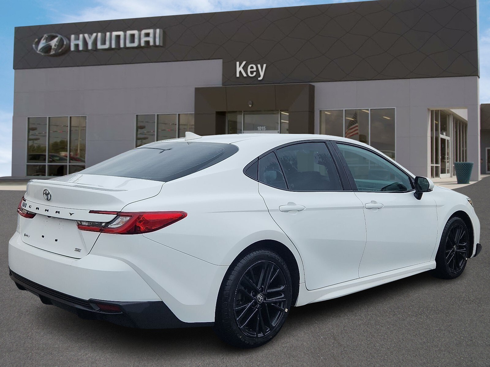 2025 Toyota Camry SE photo 3