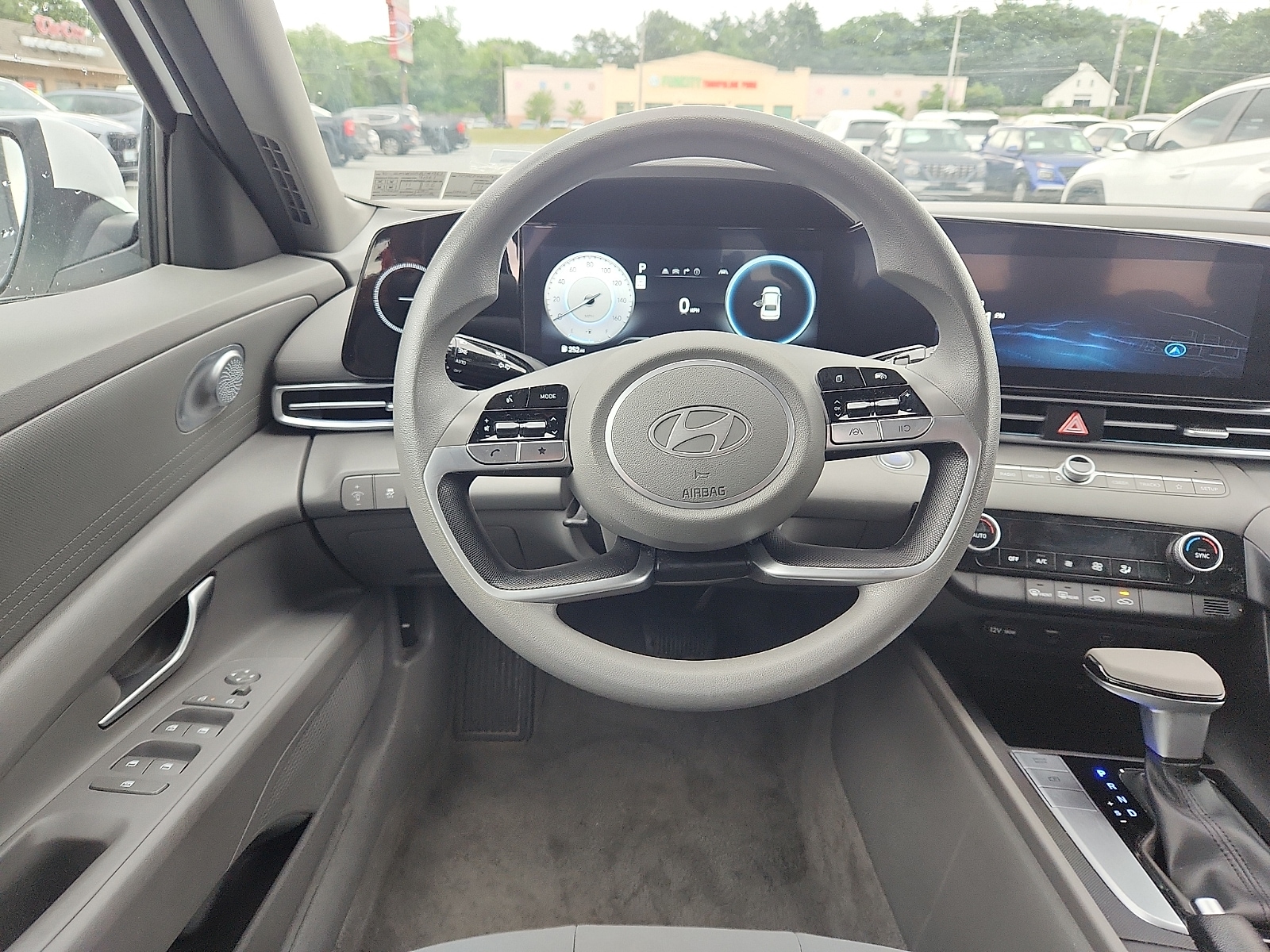 2024 Hyundai Elantra SEL - Photo 10