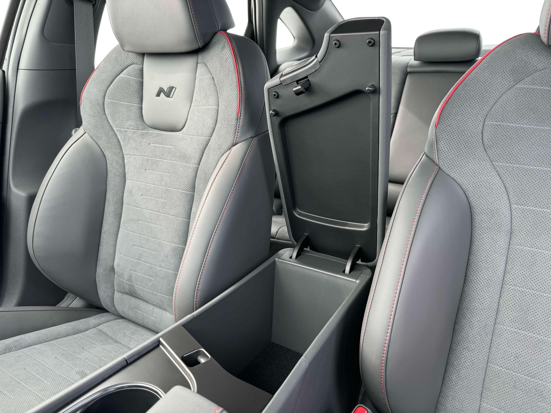 2025 Hyundai Sonata N Line - Photo 18