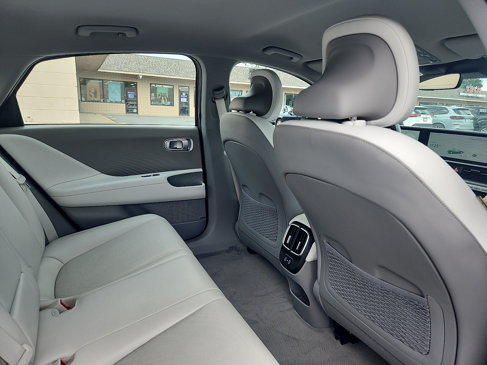 2024 Hyundai IONIQ 6 SEL - Photo 28