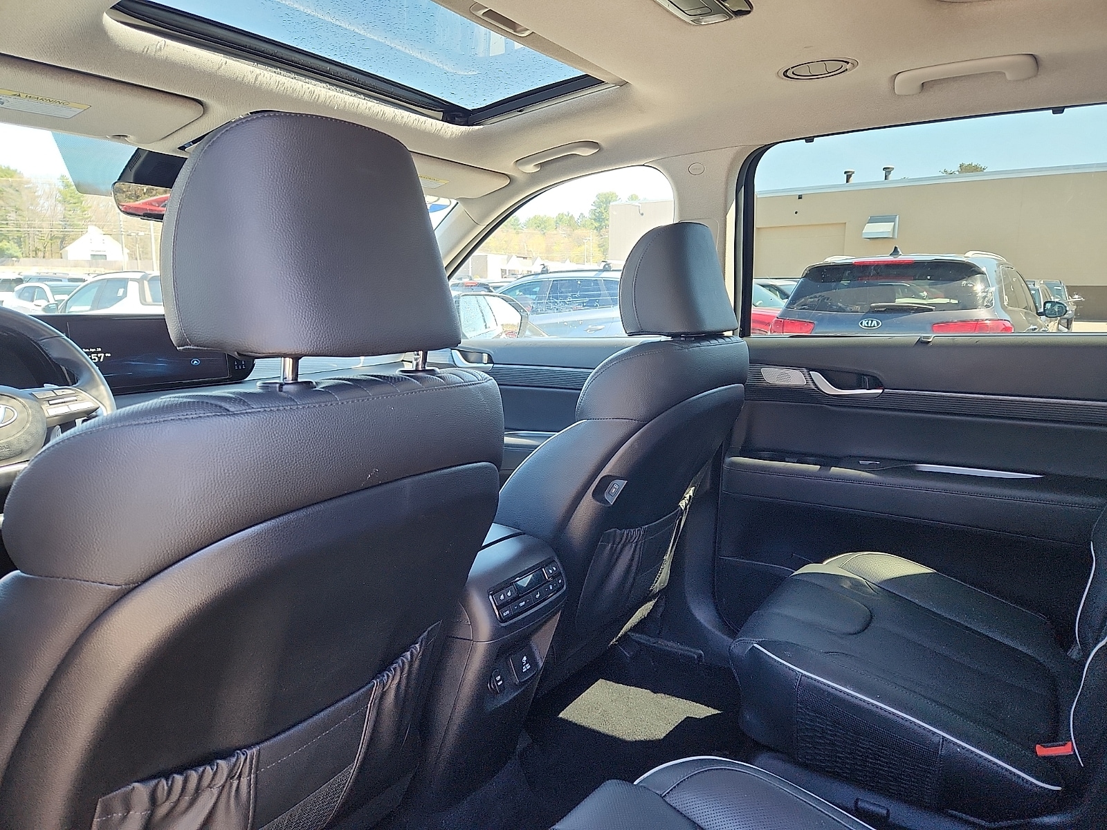 2024 Hyundai Palisade Limited - Photo 25