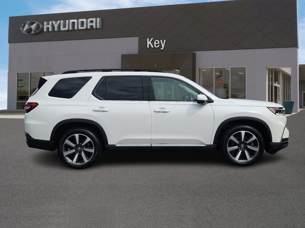 Used 2023 Honda Pilot Elite SUV
