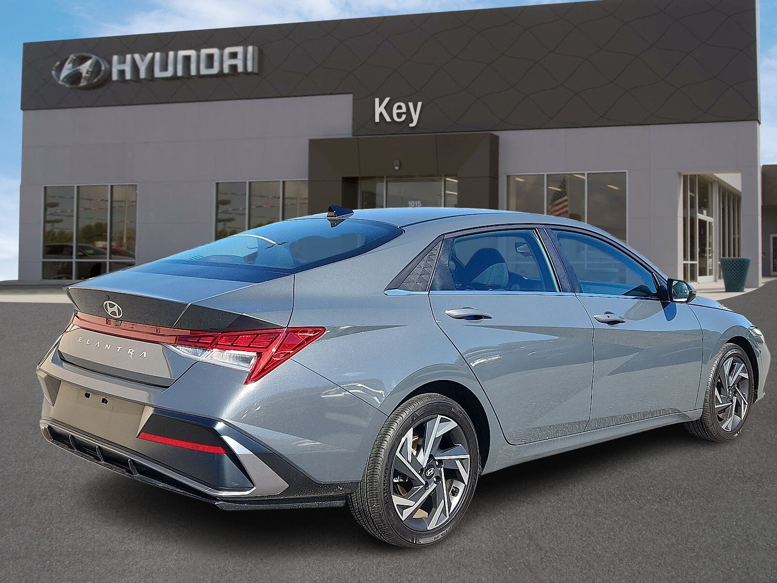 2024 Hyundai Elantra SEL Convenience photo 3