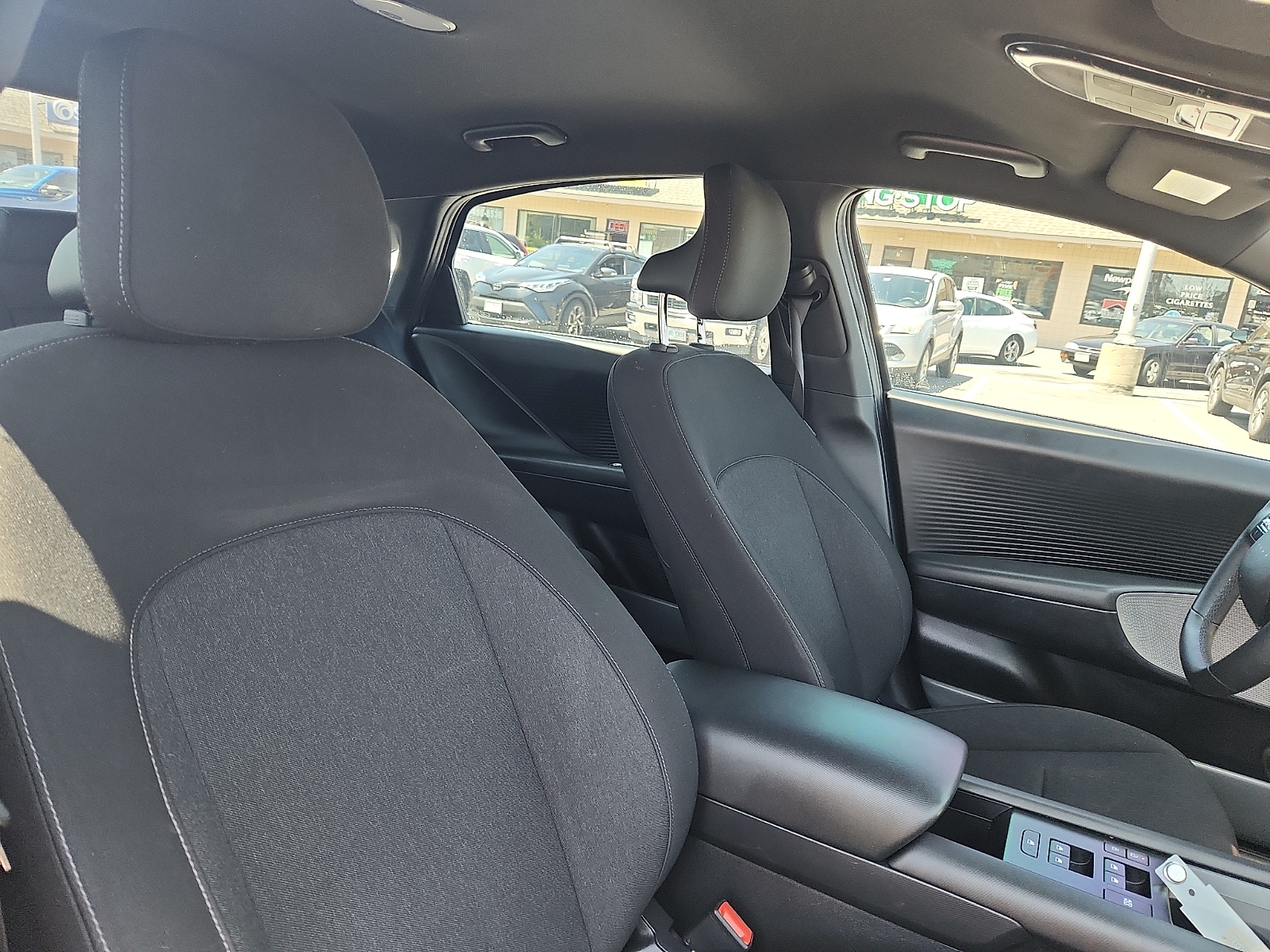 2025 Hyundai IONIQ 6 SE - Photo 31