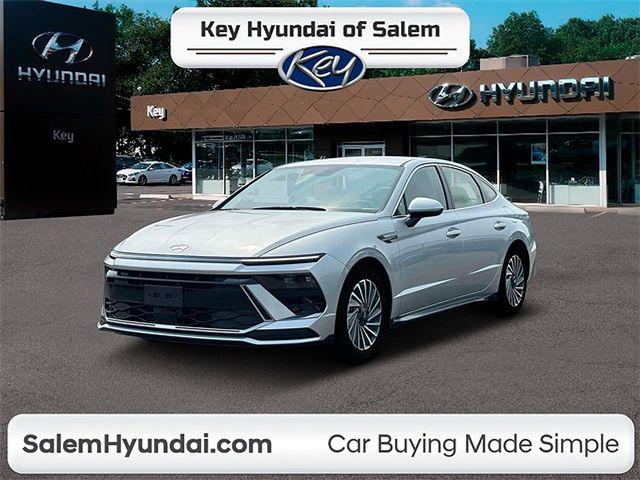 Aero Silver 2025 Hyundai Sonata Hybrid Sedan Front-Wheel Drive Automatic