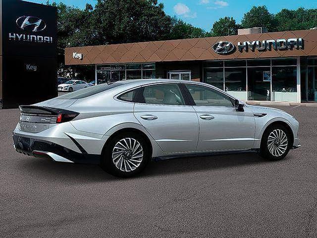 2025 Hyundai Sonata Hybrid Limited - Photo 10