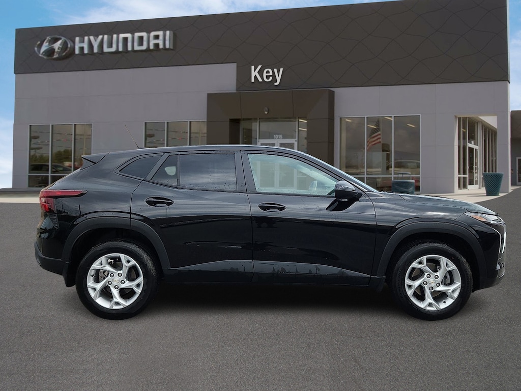 Used 2025 Chevrolet Trax LS SUV