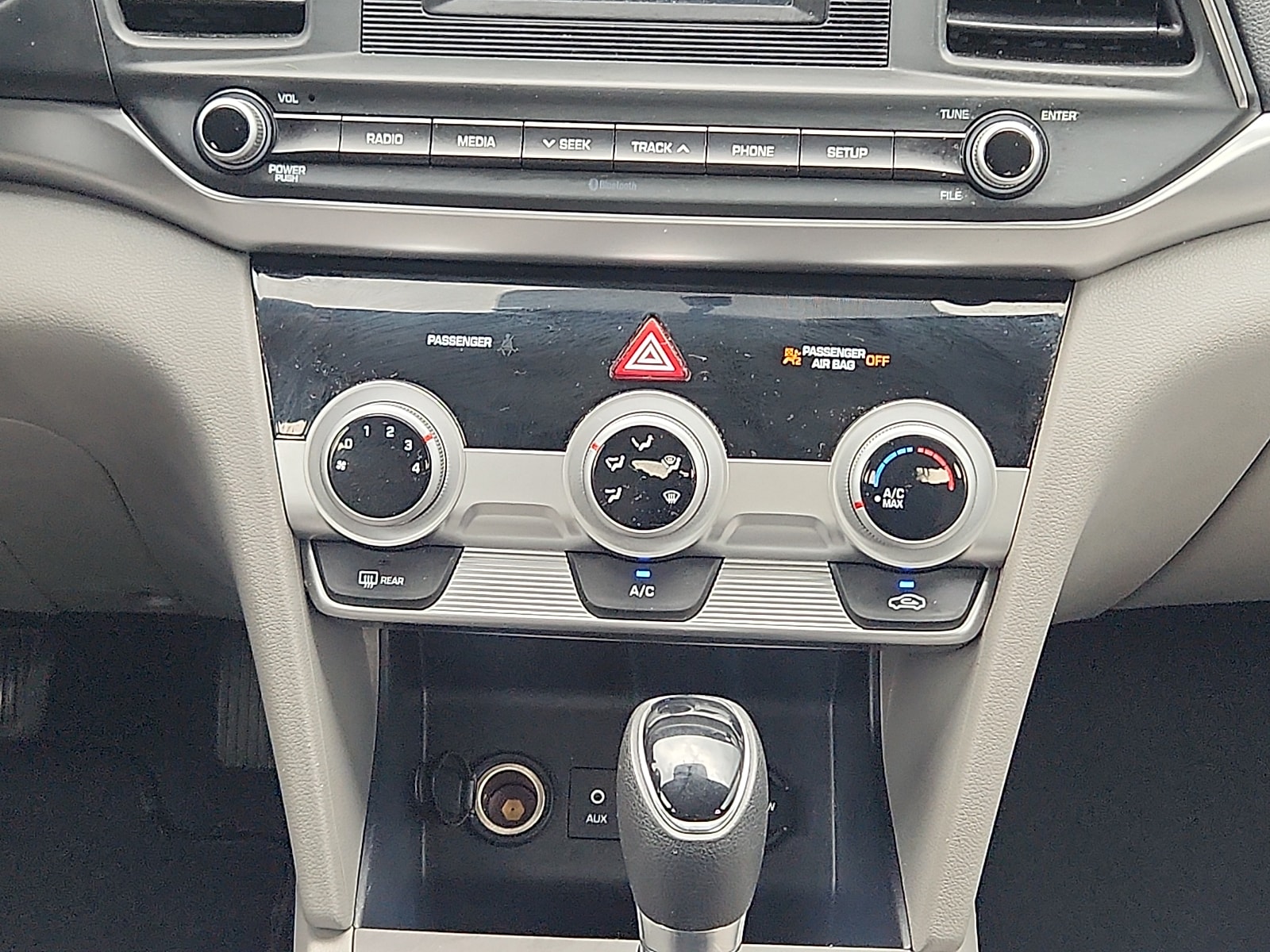 2019 Hyundai Elantra SE - Photo 18