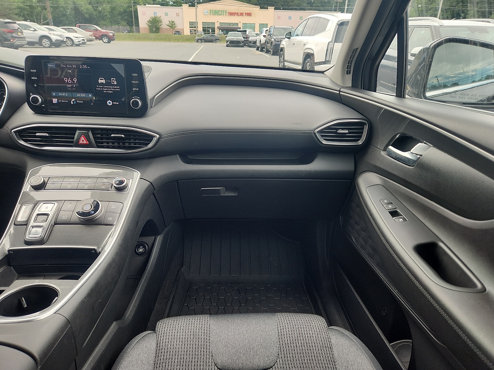 2023 Hyundai Santa Fe SE - Photo 11