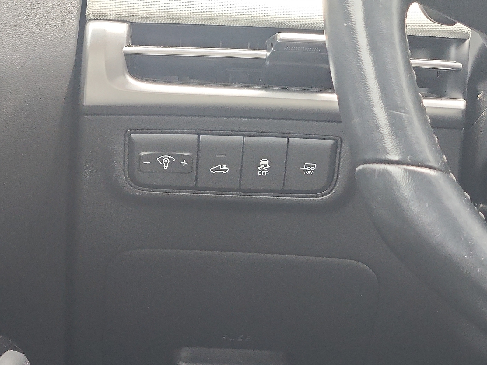 2025 Hyundai Santa Cruz Limited - Photo 12