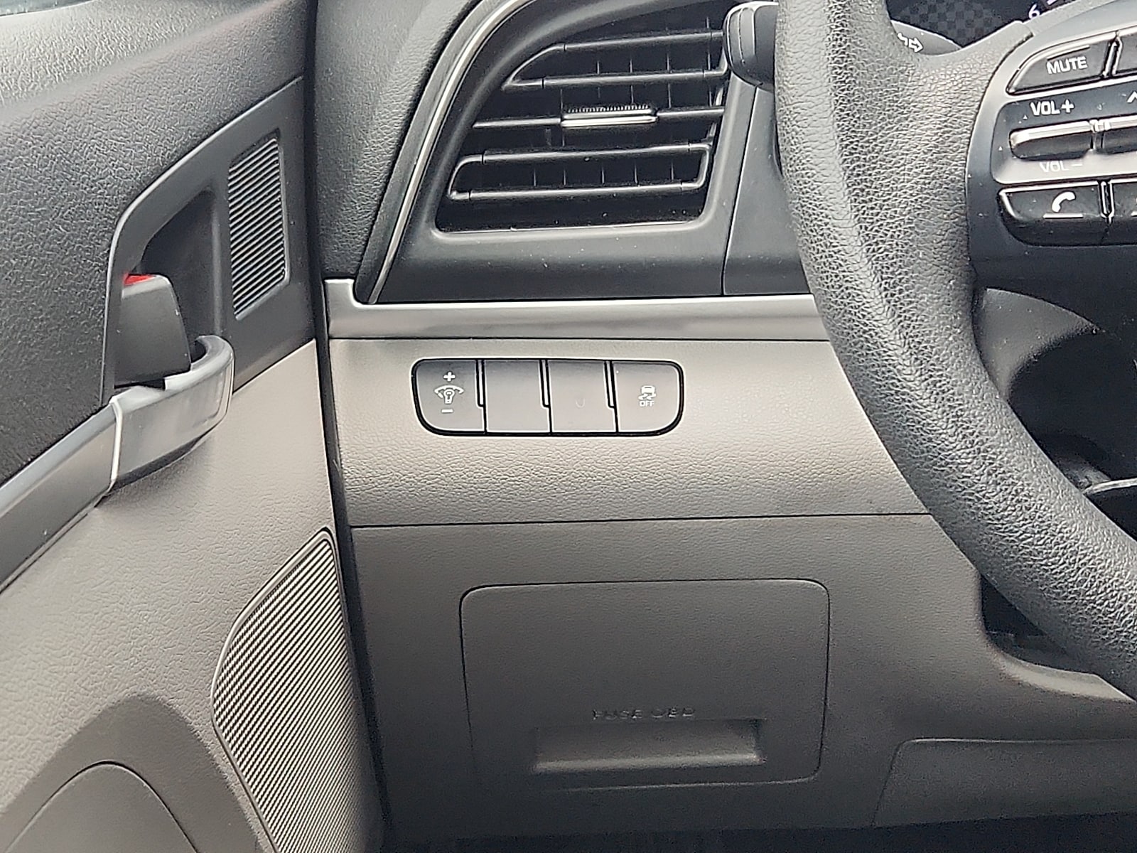 2019 Hyundai Elantra SE - Photo 13