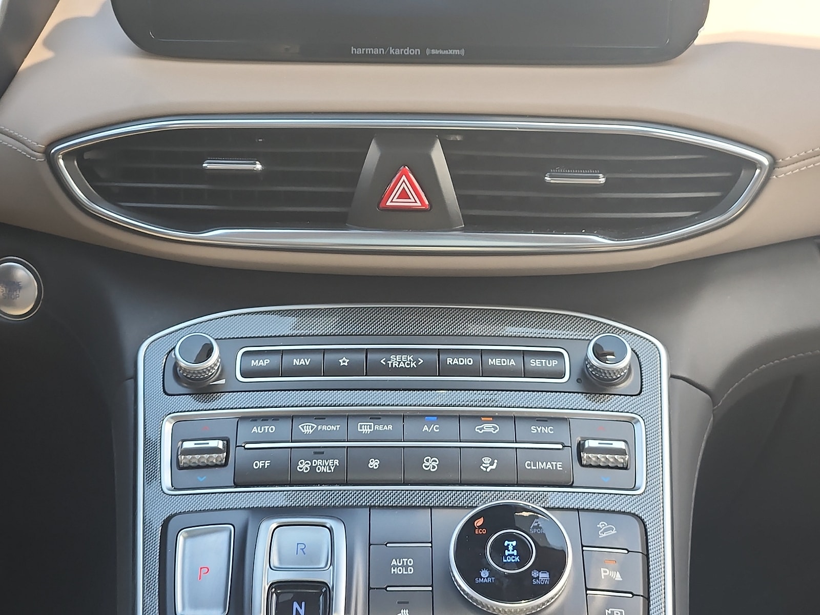 2023 Hyundai Santa Fe Limited HEV - Photo 18