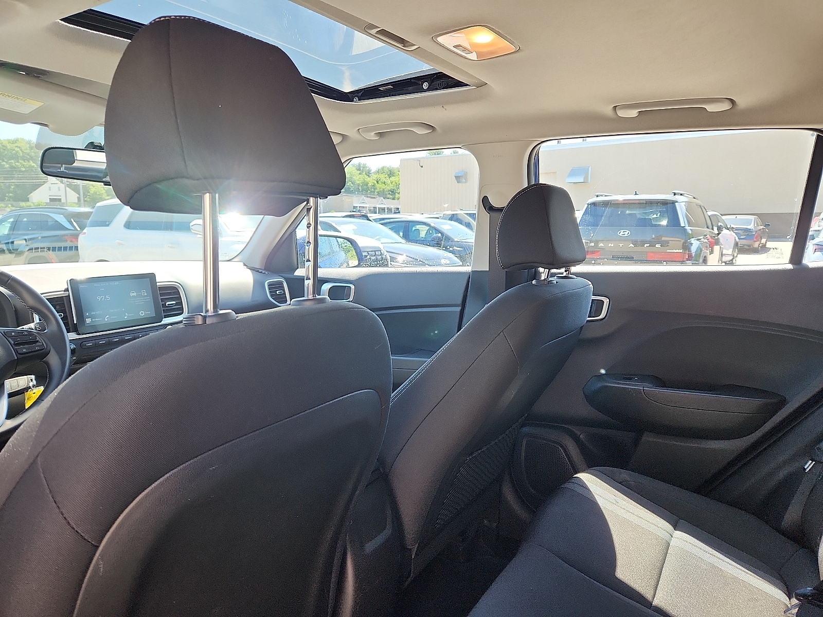 2023 Hyundai Venue SEL - Photo 25