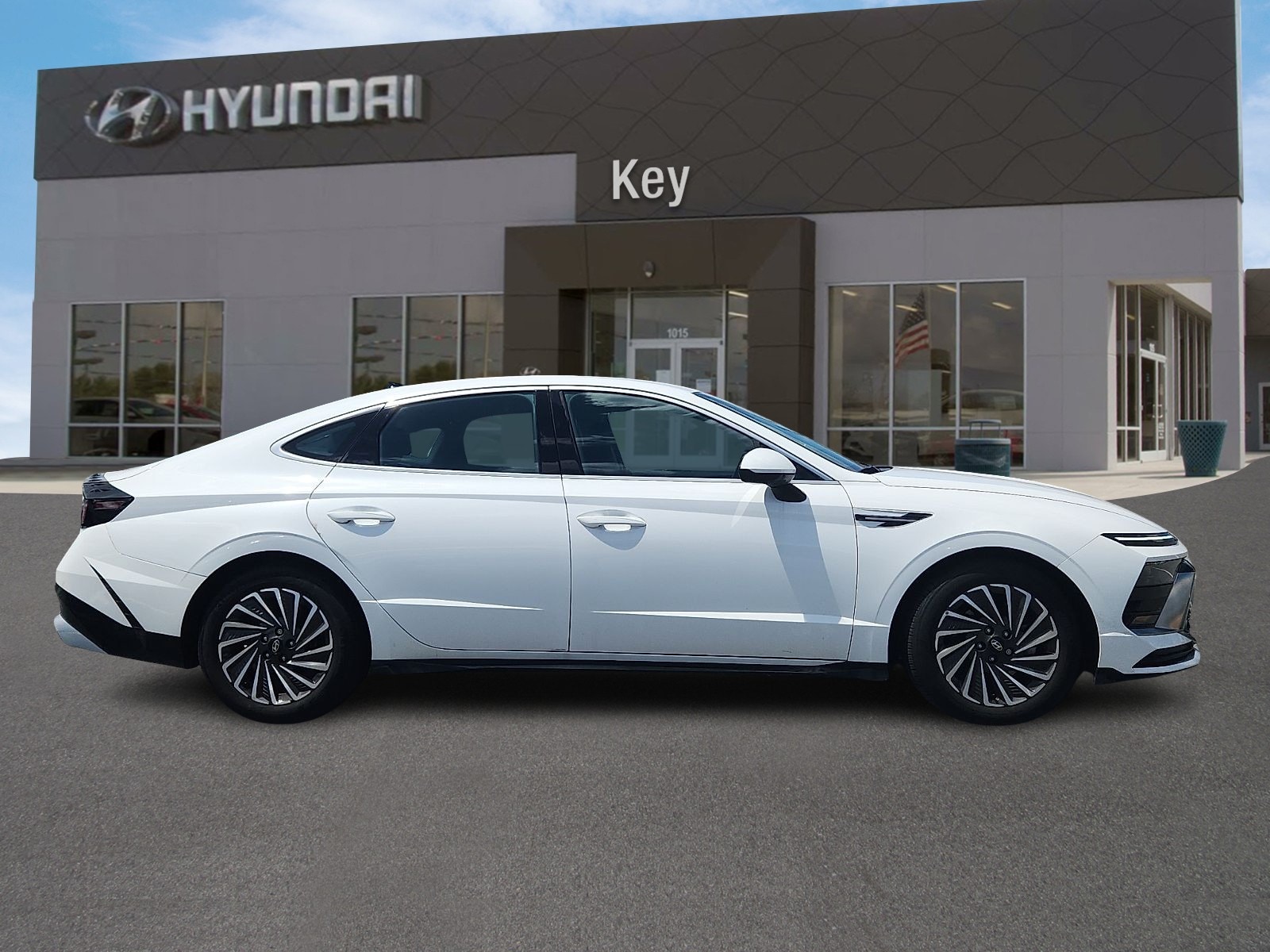 2025 Hyundai Sonata Hybrid SEL - Photo 3