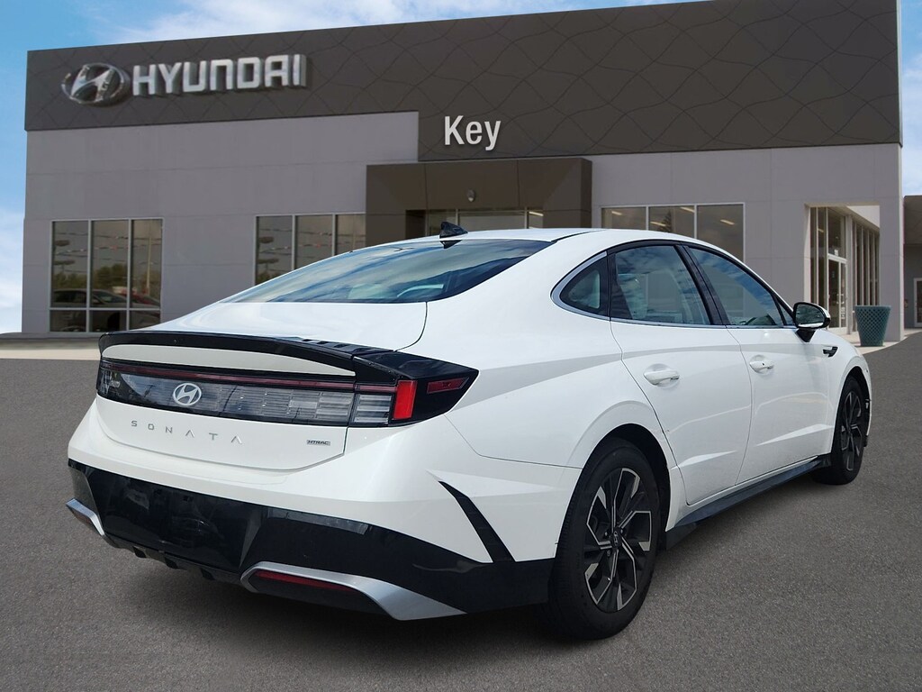 Certified 2025 Hyundai Sonata SEL Sedan
