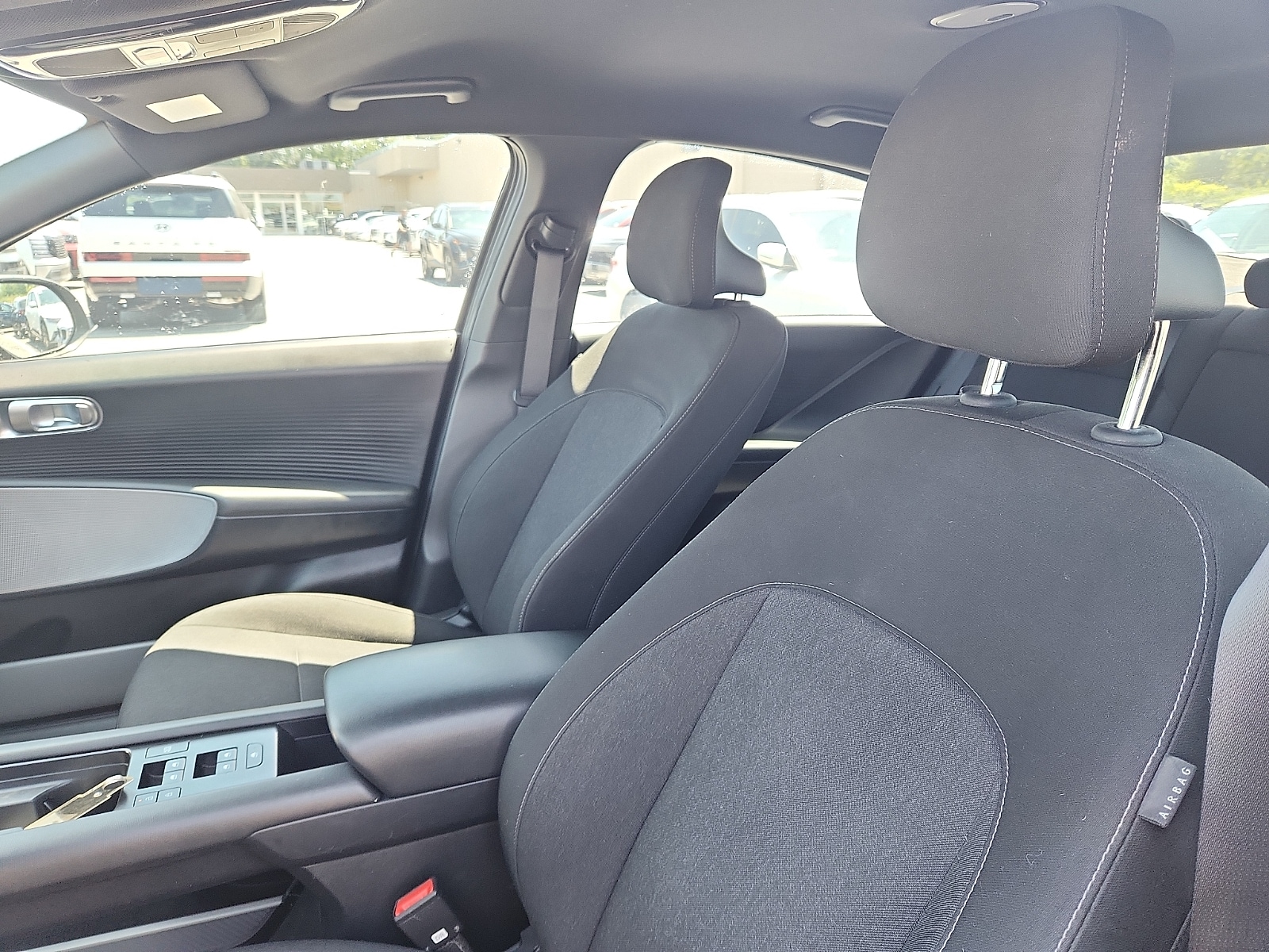2025 Hyundai IONIQ 6 SE - Photo 21