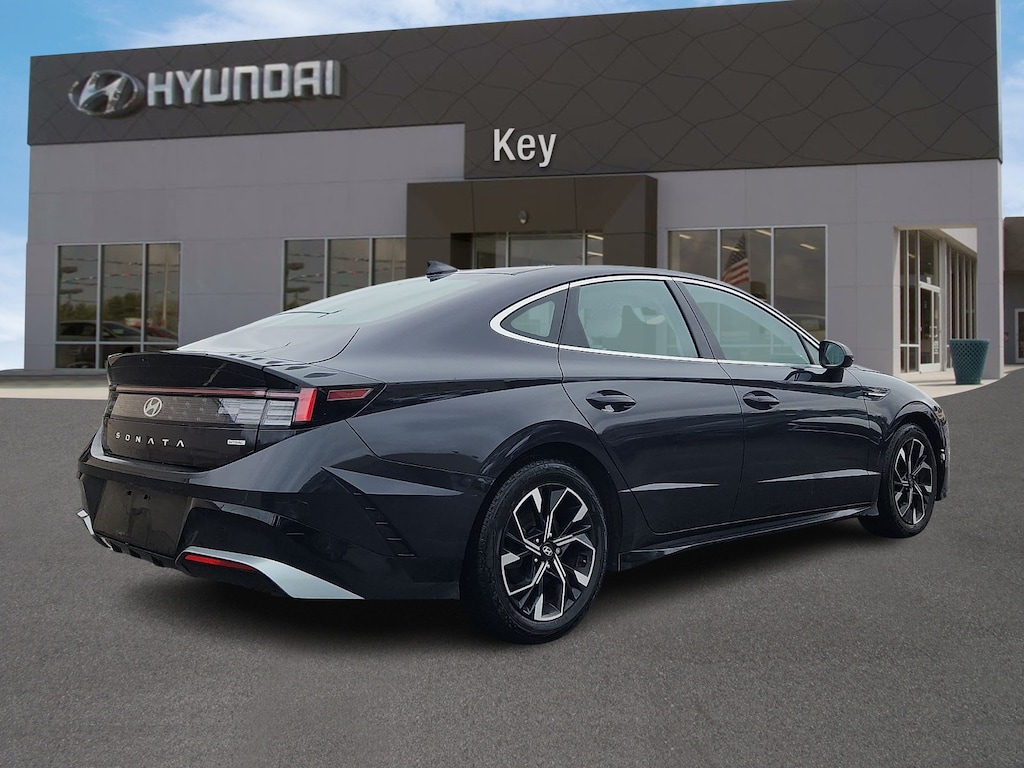 Used 2024 Hyundai Sonata SEL Sedan