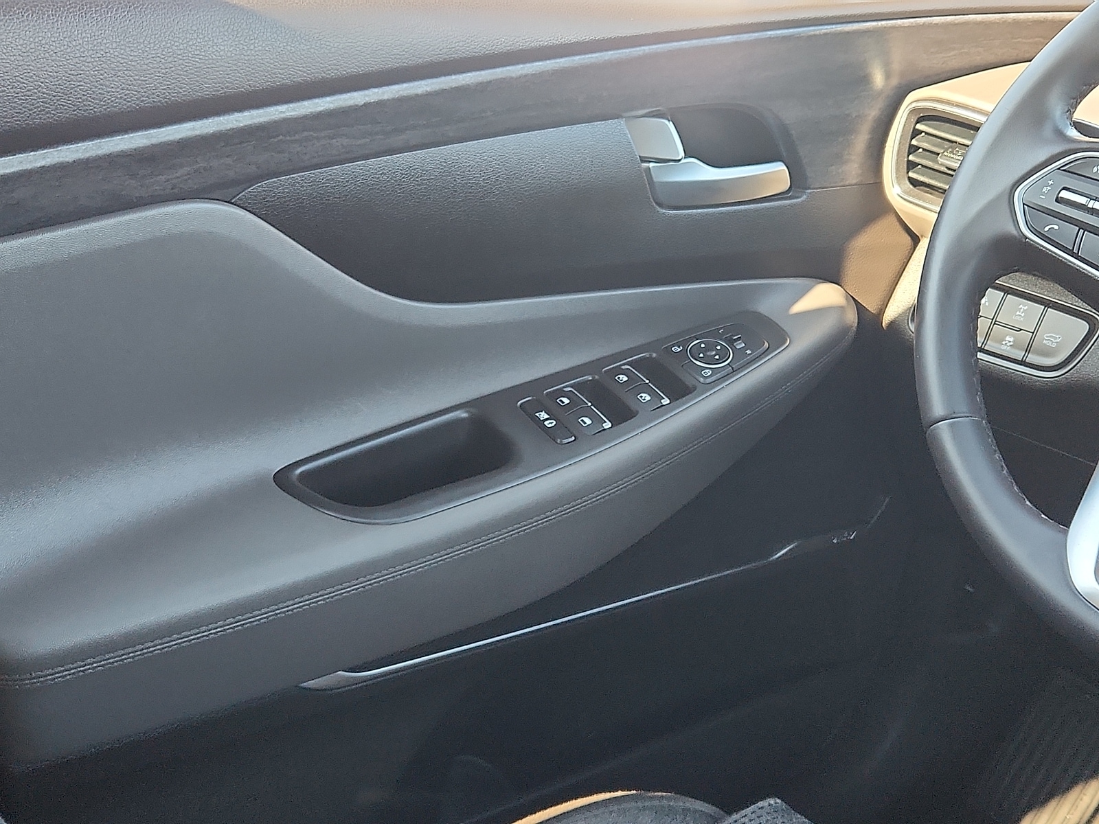 2020 Hyundai Santa Fe SEL - Photo 12