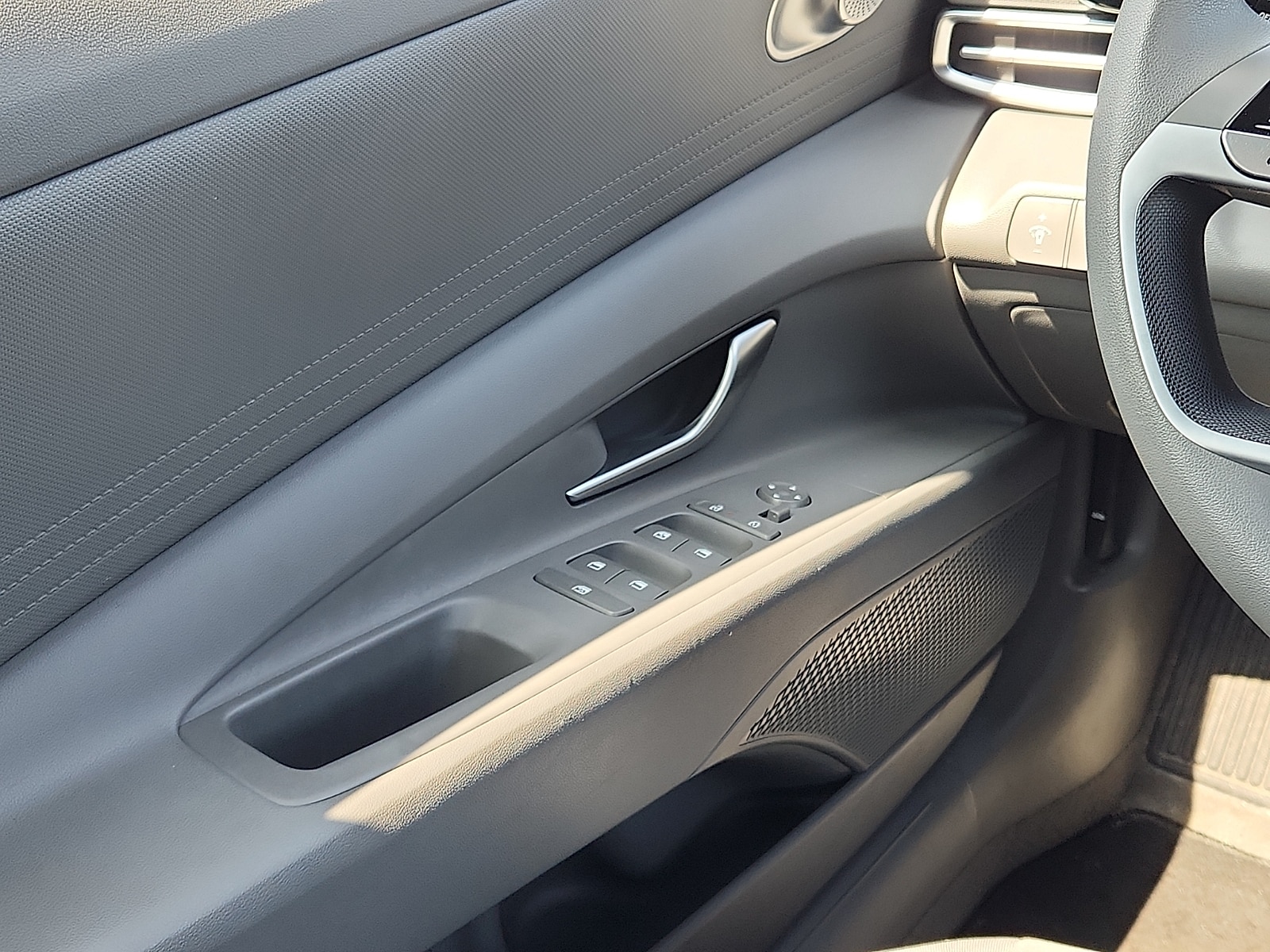 2024 Hyundai Elantra SEL - Photo 12