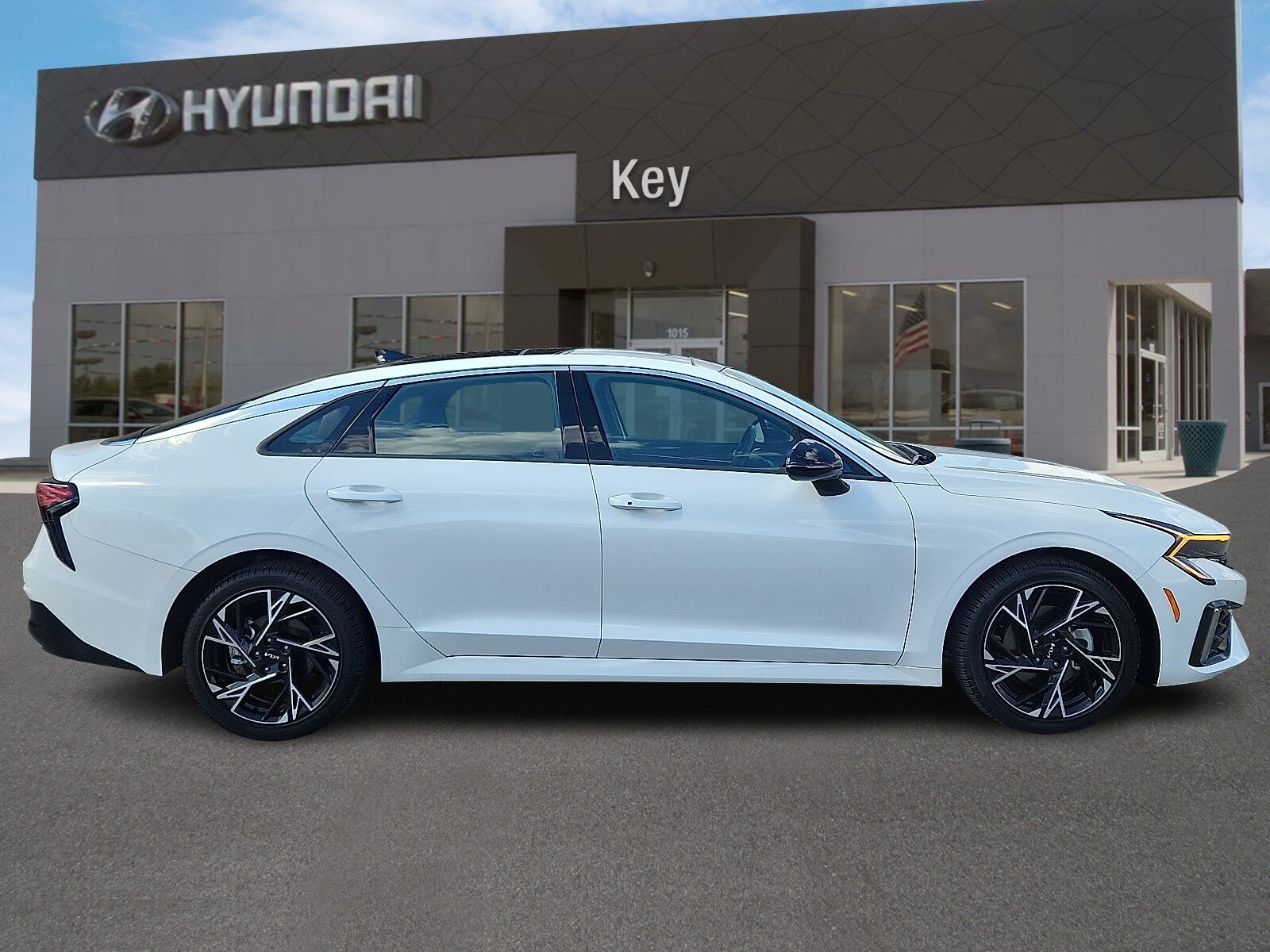 2025 Kia K5 GT-Line photo 2