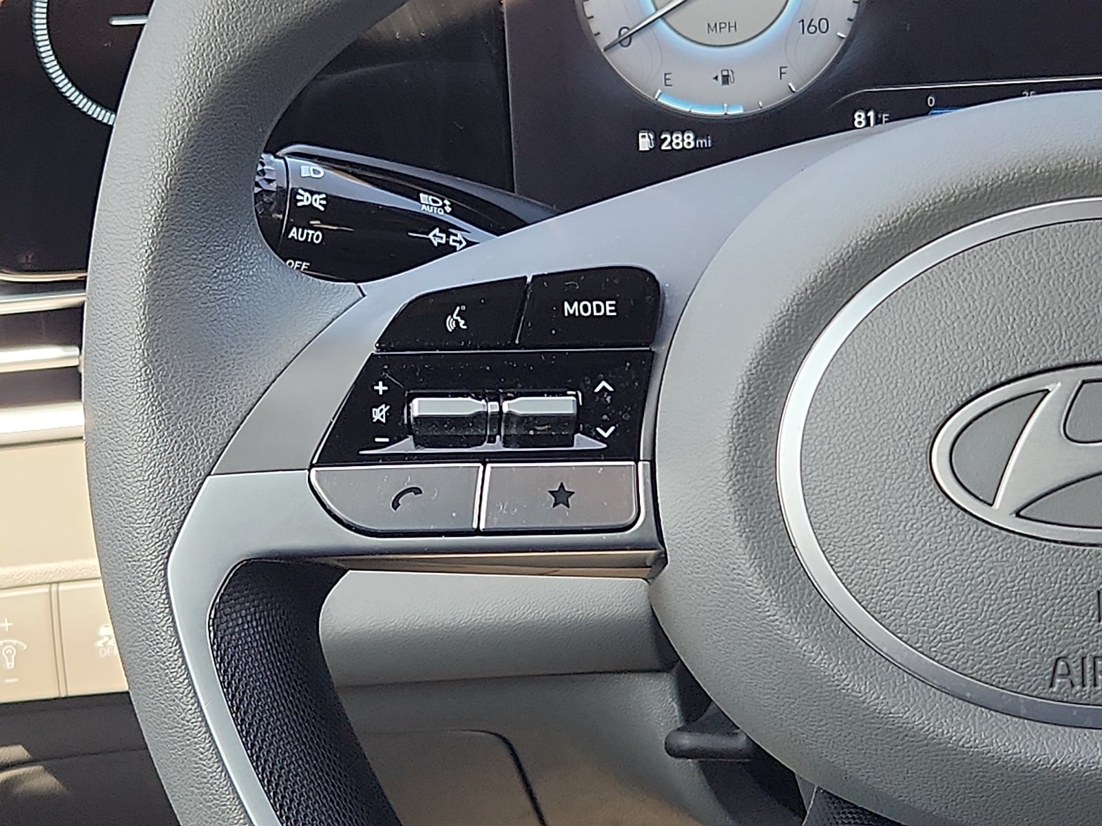 2024 Hyundai Elantra SEL - Photo 15