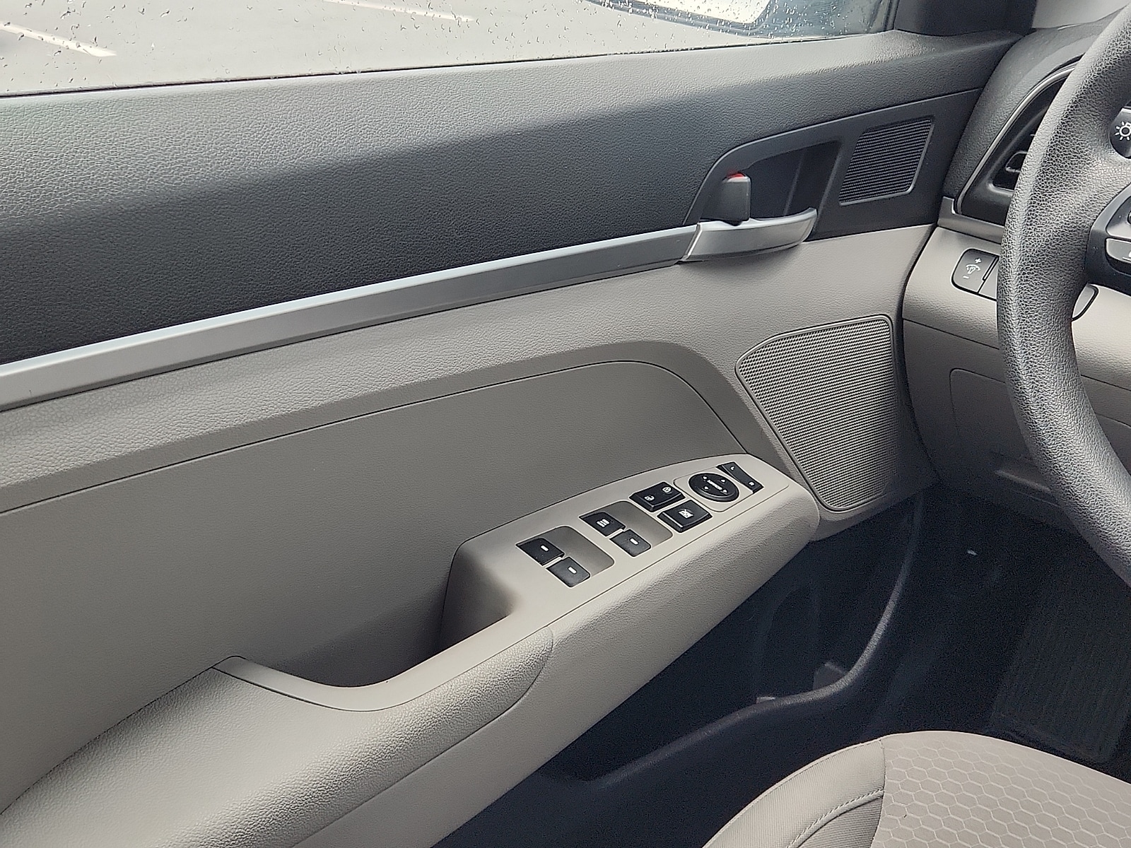 2019 Hyundai Elantra SE - Photo 12