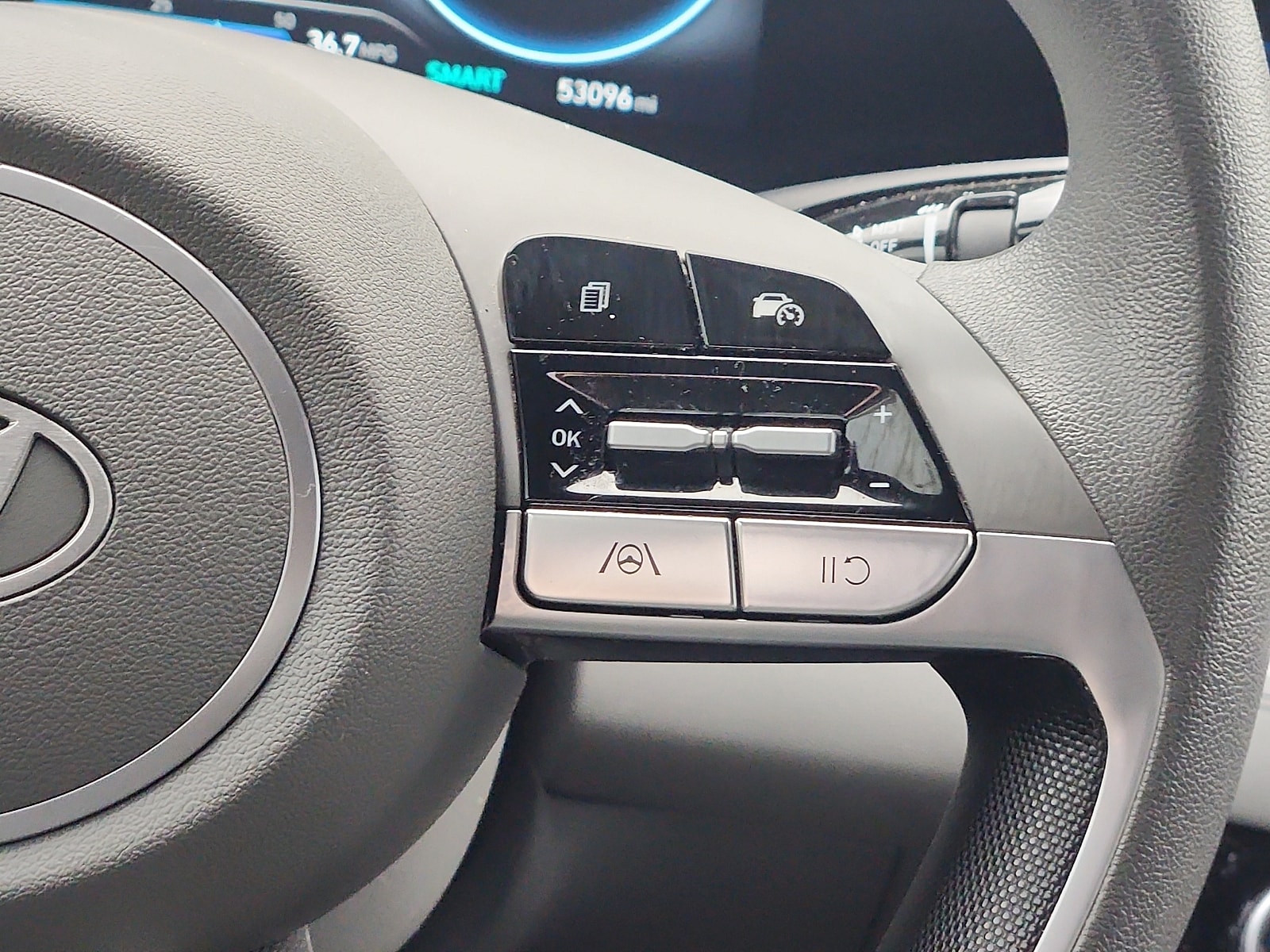 2024 Hyundai Elantra SEL - Photo 16