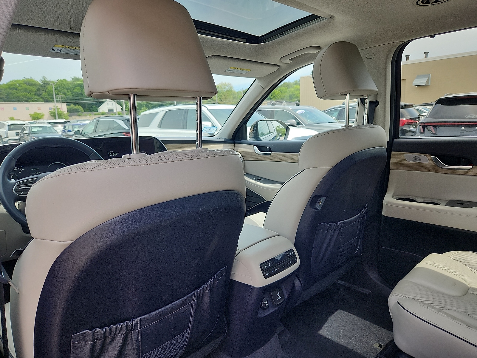 2022 Hyundai Palisade Limited - Photo 25
