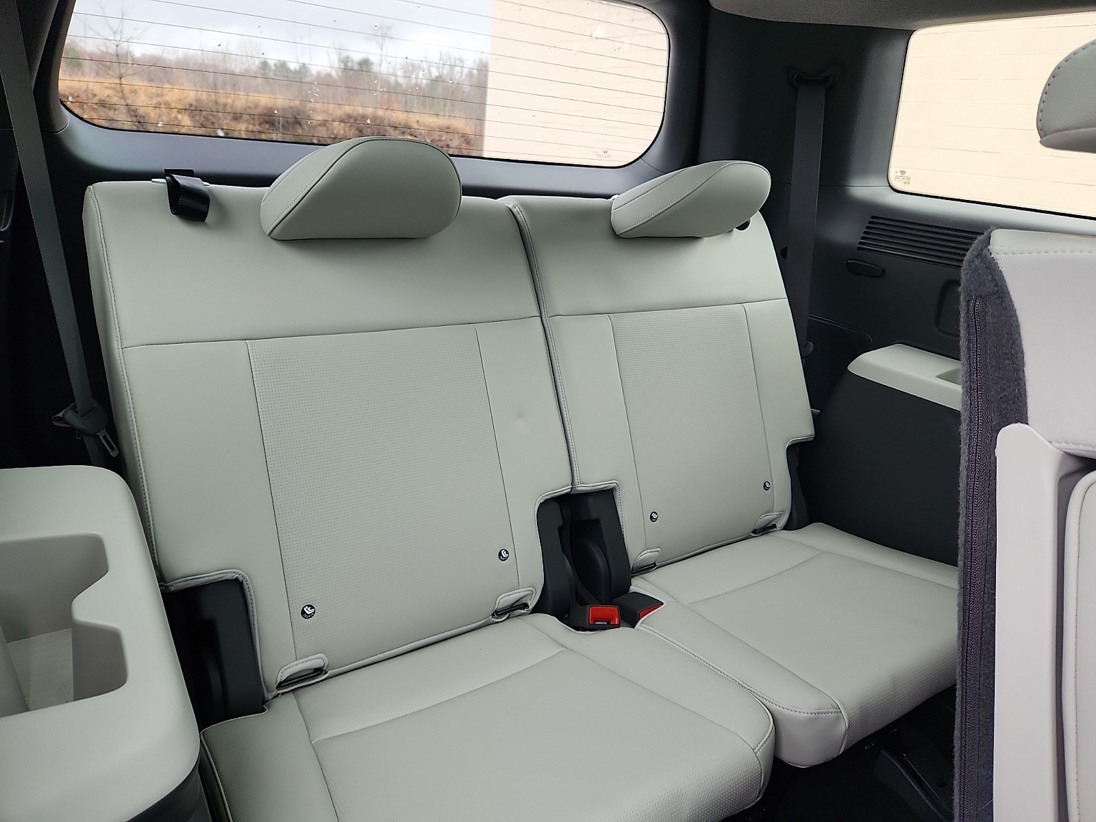 2025 Hyundai Santa Fe Limited - Photo 34