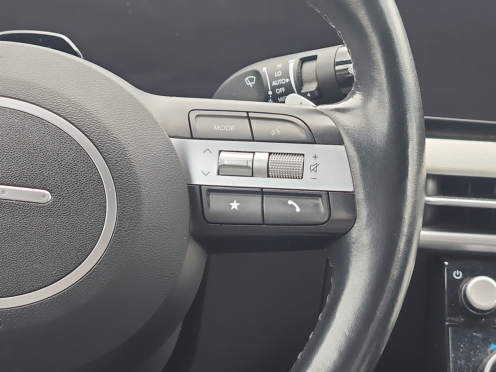 2025 Hyundai Santa Cruz Limited - Photo 15