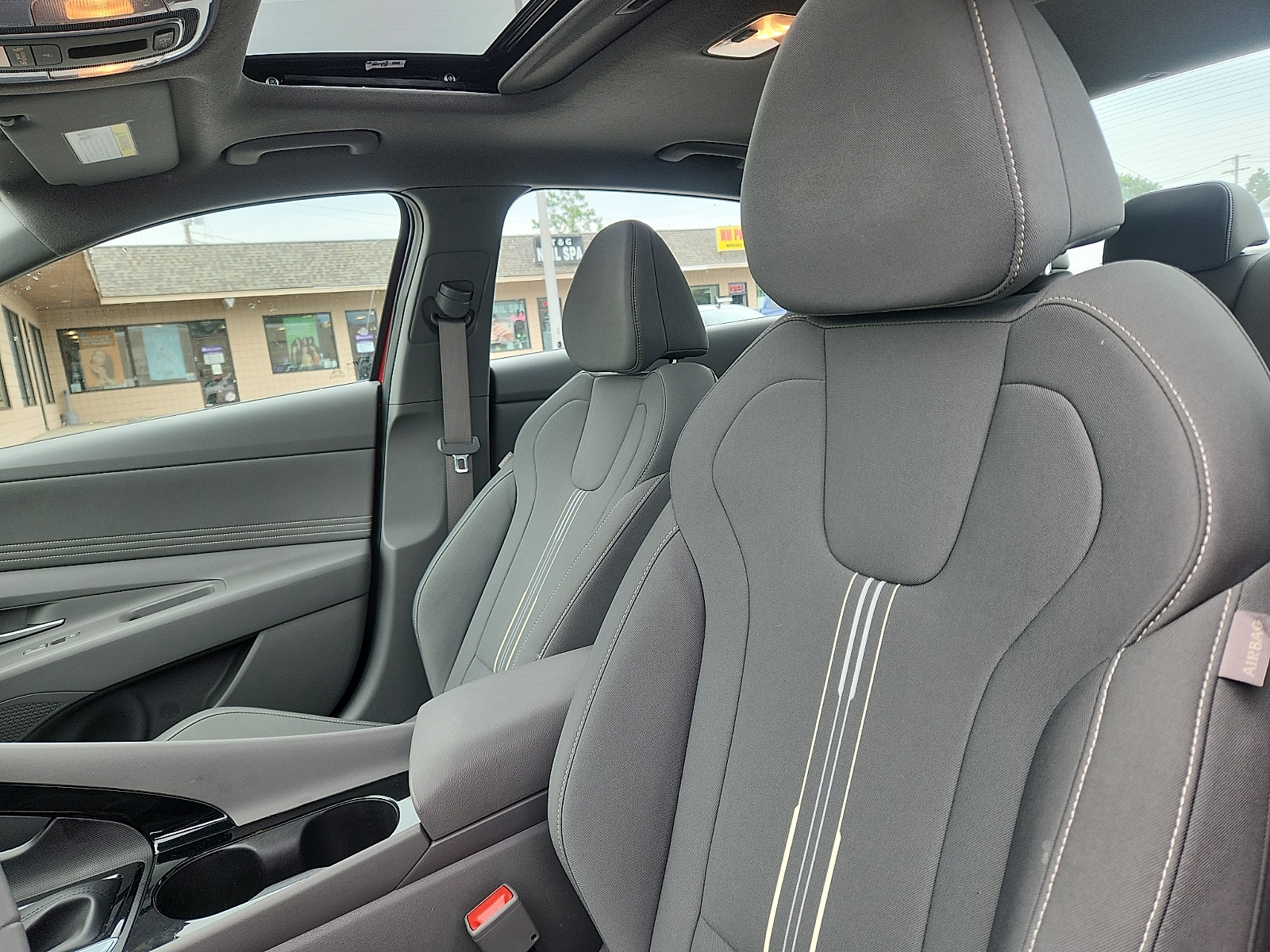 2024 Hyundai Elantra SEL - Photo 23