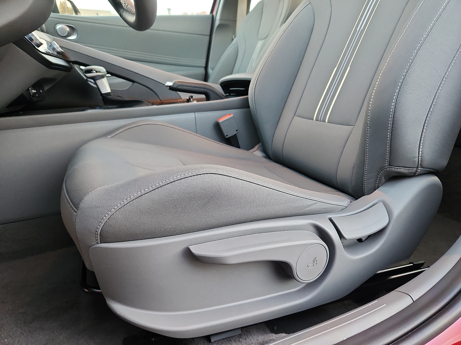 2025 Hyundai Elantra SEL - Photo 23