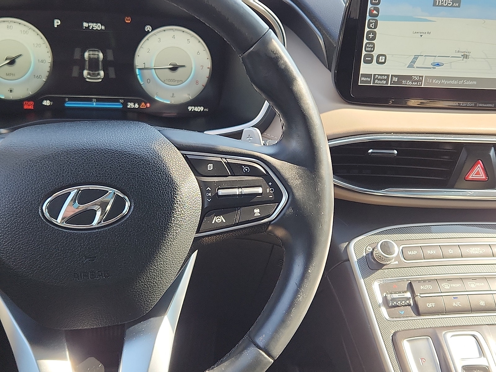 2022 Hyundai Santa Fe Limited - Photo 16