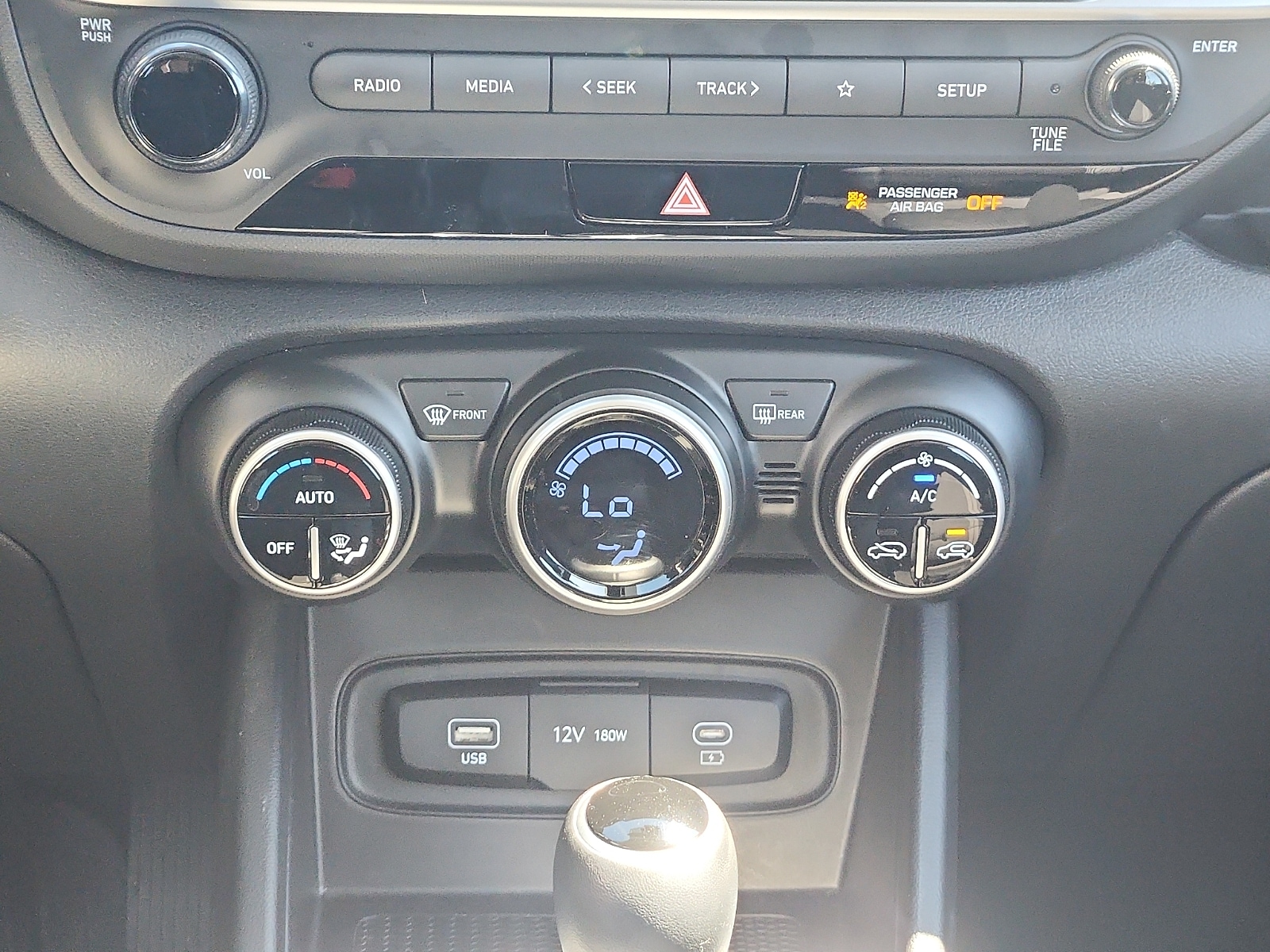 2023 Hyundai Venue SEL - Photo 18