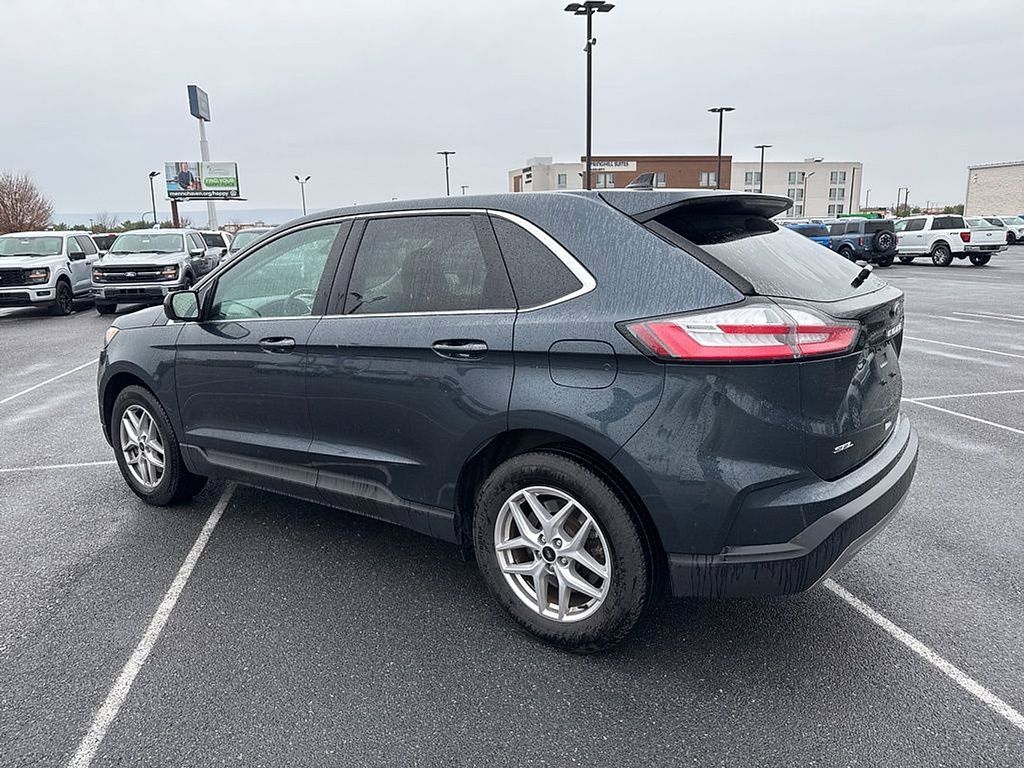 2023 Ford Edge SEL photo 2