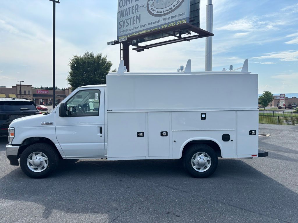 2025 Ford E-350 Base photo 2