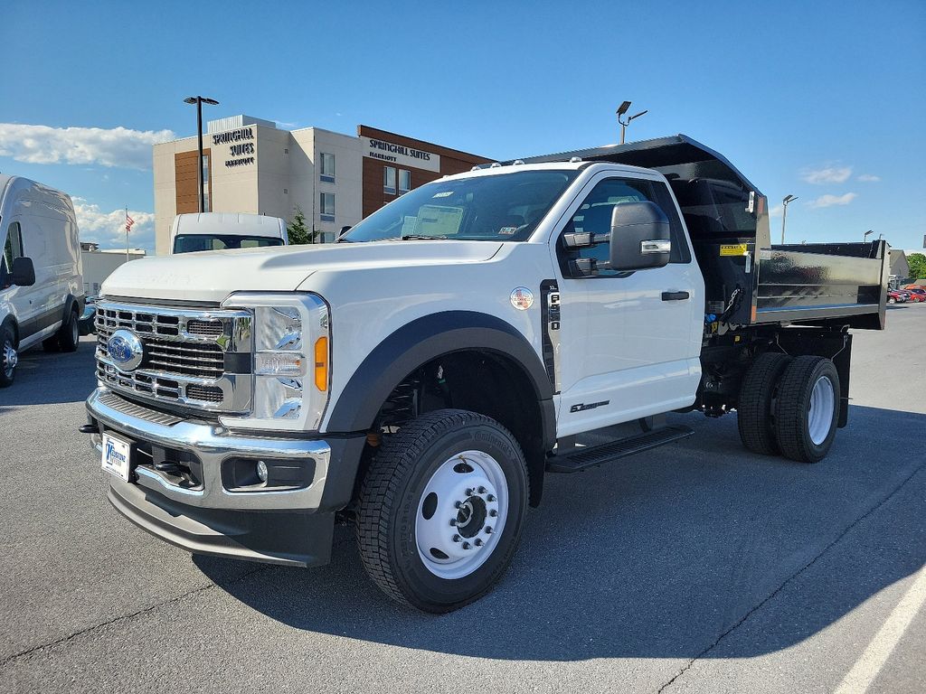 2023 Ford F-550 photo 2
