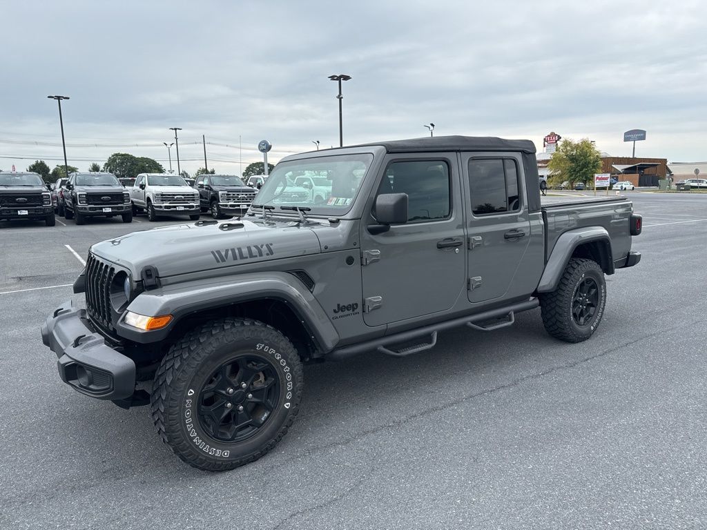 2021 Jeep Gladiator Willys photo 2