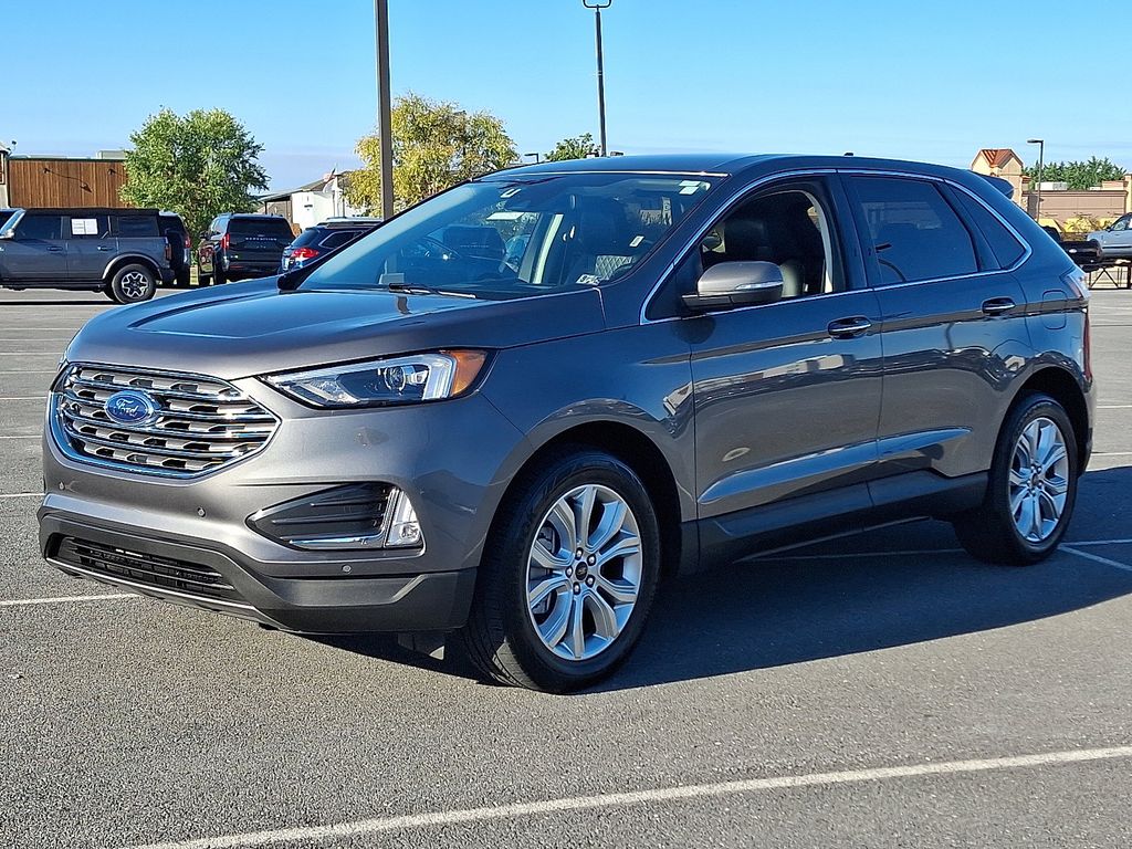 2024 Ford Edge Titanium photo 3