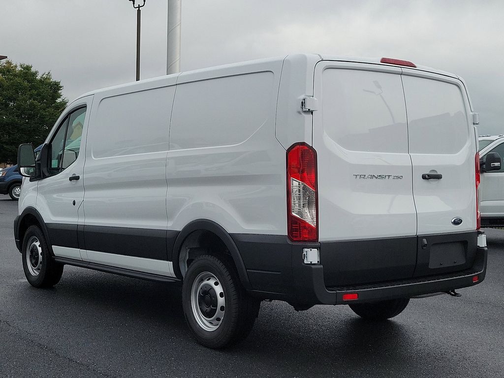 2024 Ford Transit photo 3
