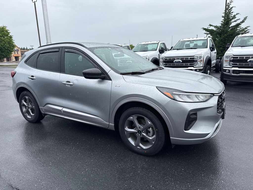 2023 Ford Escape ST-Line AWD's photo