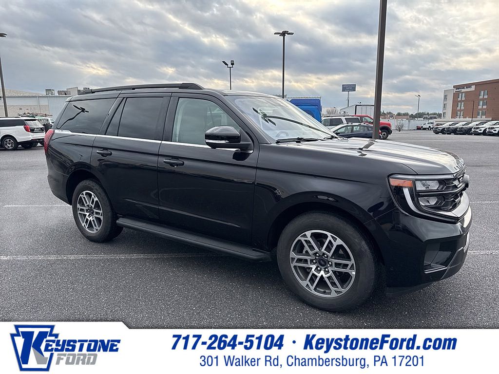 2025 Ford Expedition Active's photo