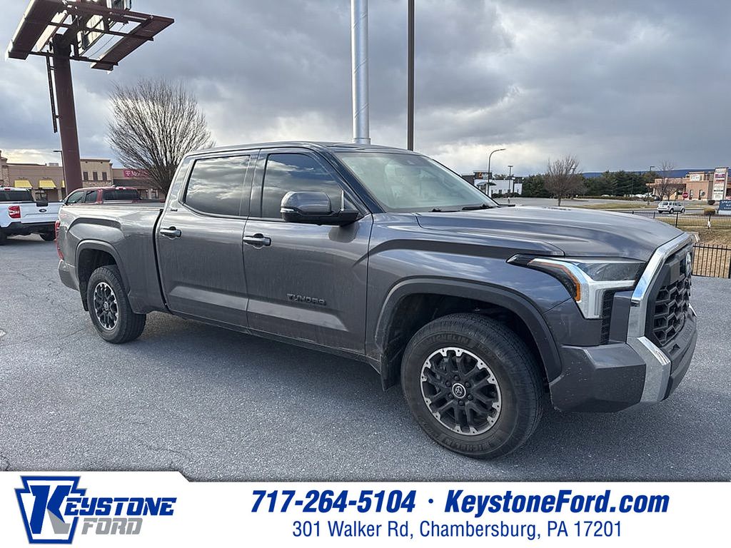 2022 Toyota Tundra SR5's photo