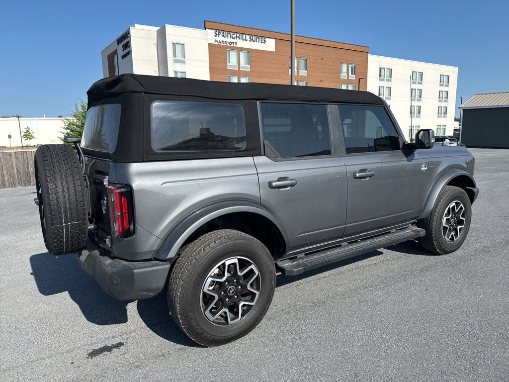2024 Ford Bronco Outer Banks photo 4